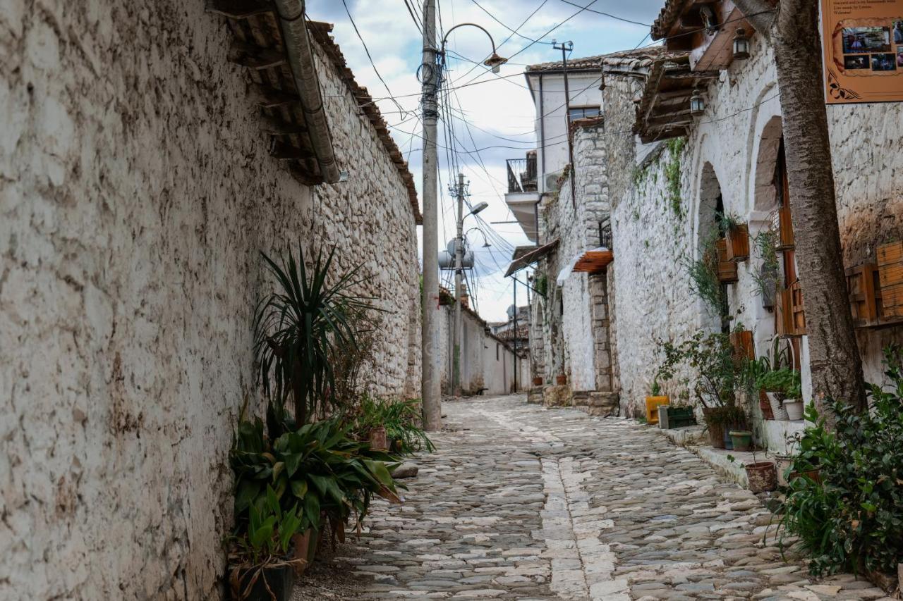 Hotel Gorica - Unesco Quarter Berat Bagian luar foto