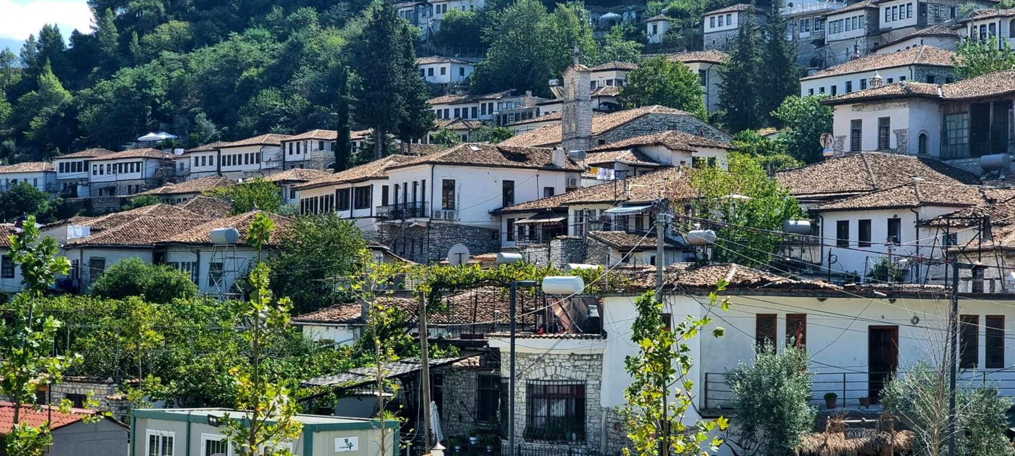 Hotel Gorica - Unesco Quarter Berat Bagian luar foto