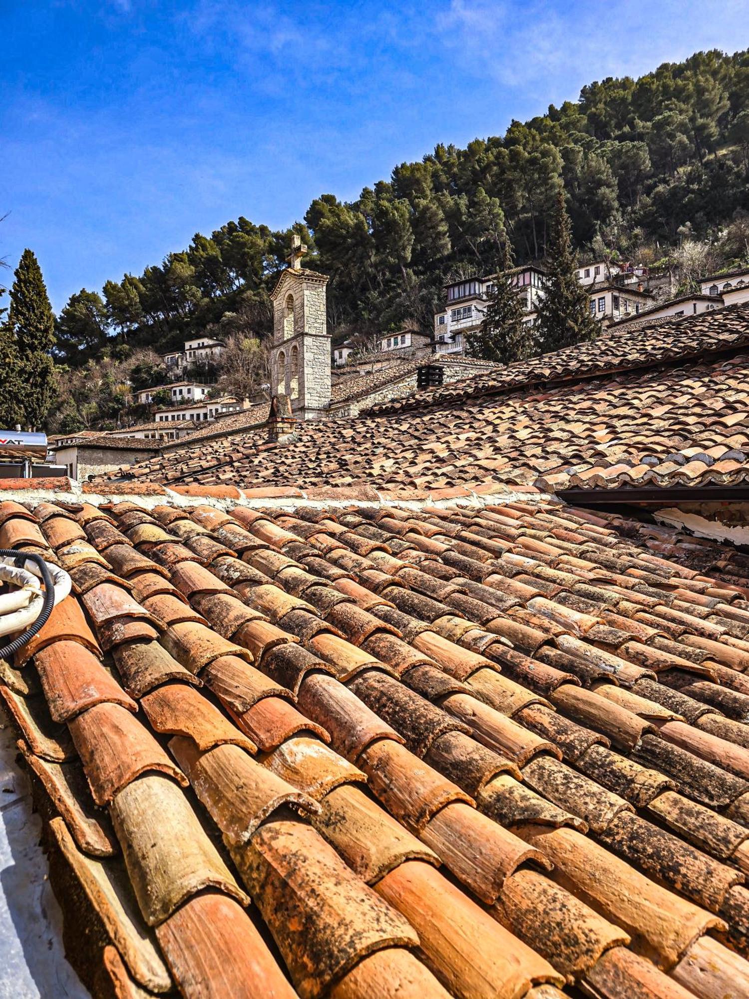 Hotel Gorica - Unesco Quarter Berat Bagian luar foto