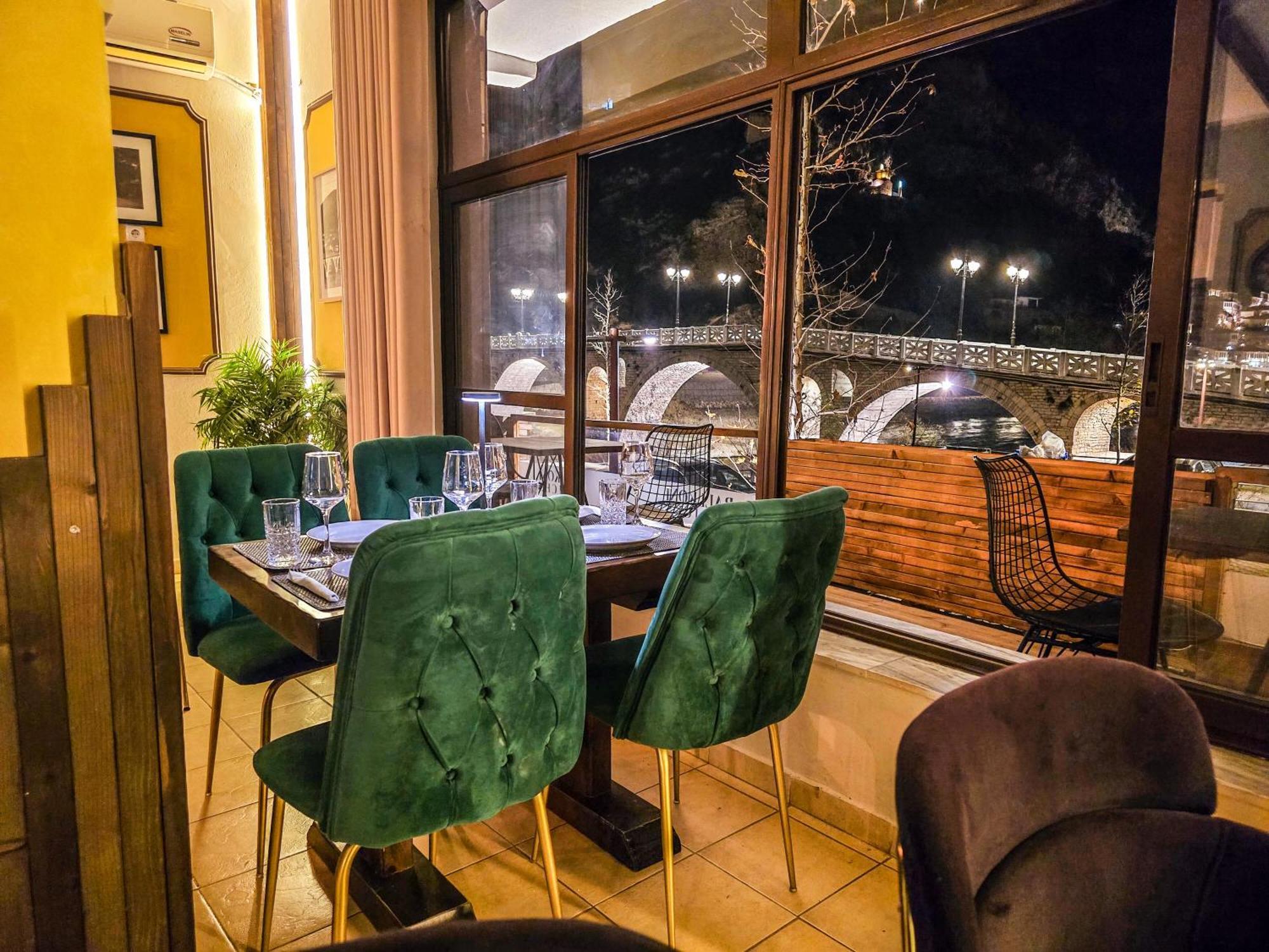 Hotel Gorica - Unesco Quarter Berat Bagian luar foto
